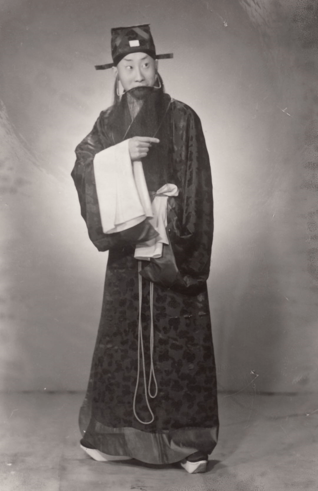 迟金声捧读京剧史照最新版本的感言