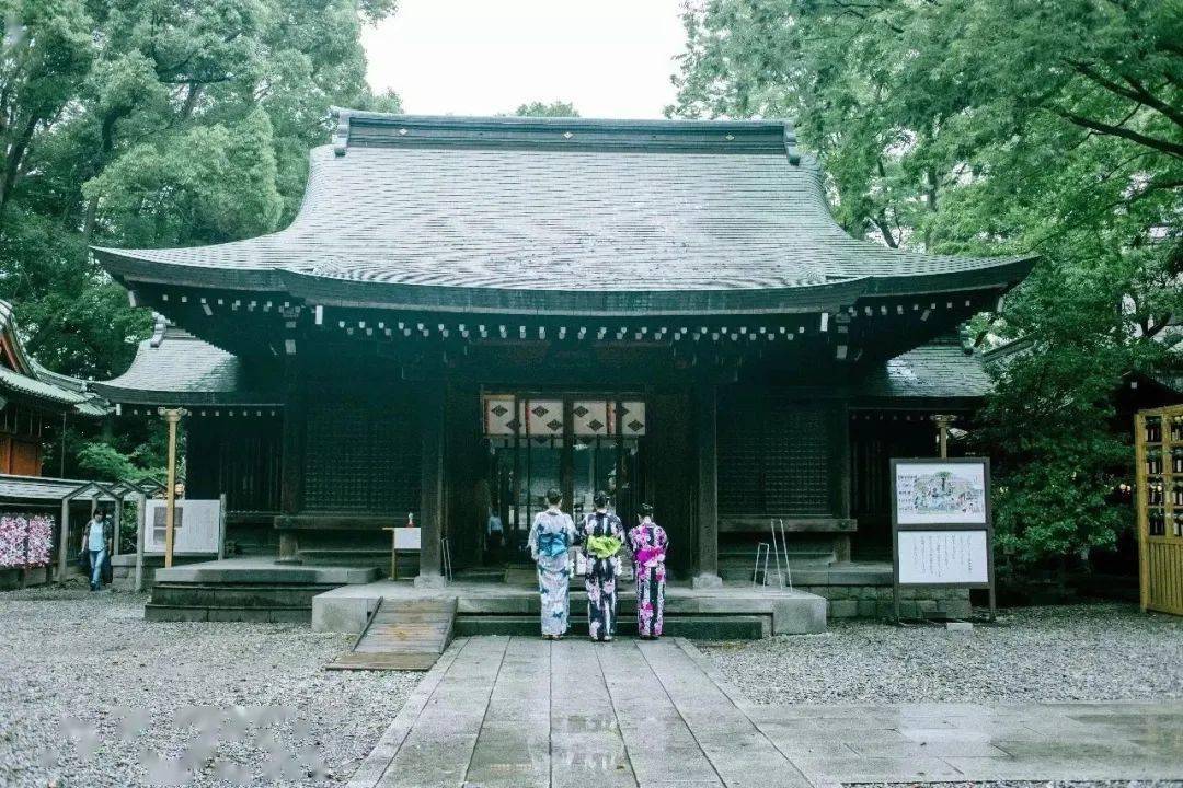 這個擁有1500年曆史的神社,是著名動漫《元氣少女緣結神》裡御影神社