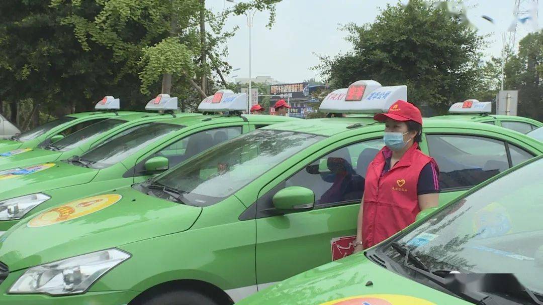 据悉,这50辆爱心送考出租车,都是铜梁五星级服务水平的出租汽车,驾驶