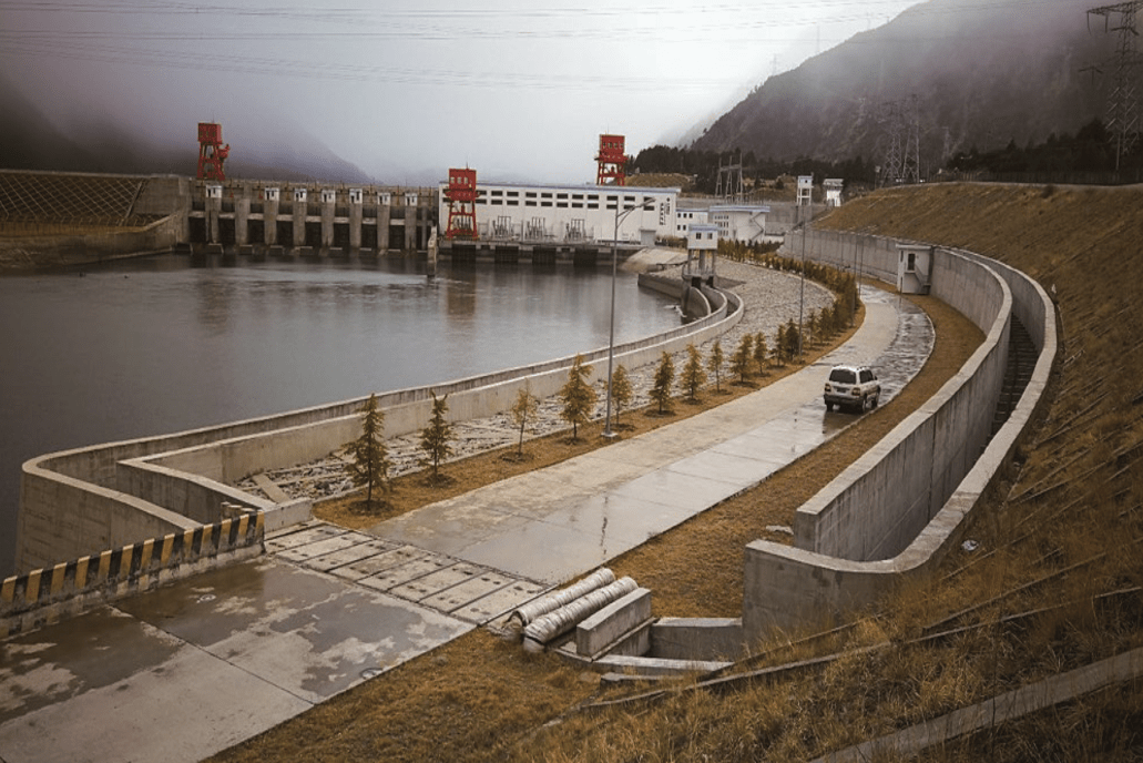 多布鱼道监测现场测量汉江白河水电站陆生生态调查环保专业现场查勘夏