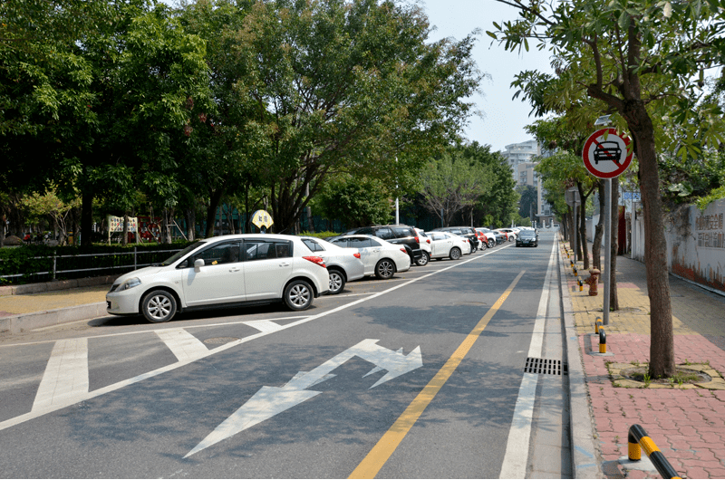 近年來,我市機動車保有量持續迅猛增長,停車泊位數量已與機動車數量