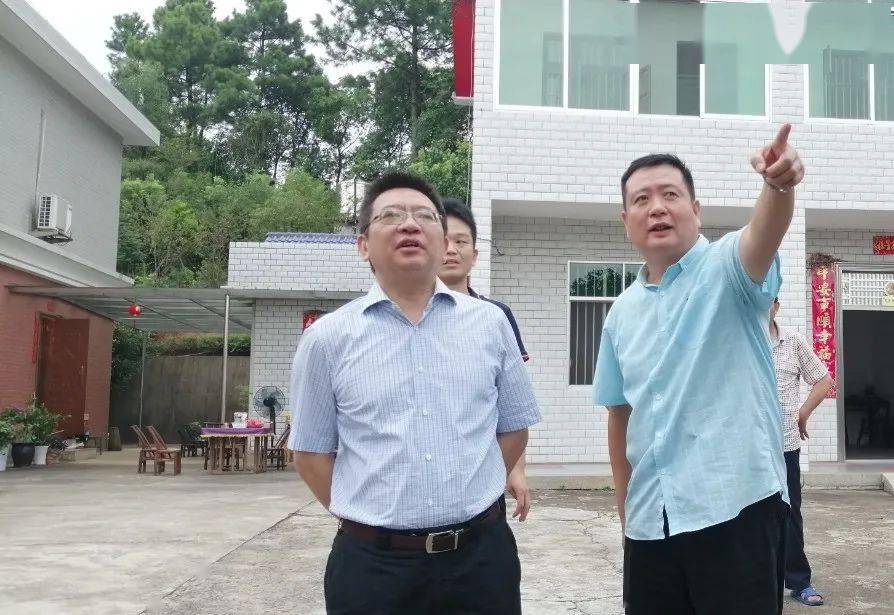 区委农村工作领导小组第一副组长张见平,区委农村工作领导小组副组长