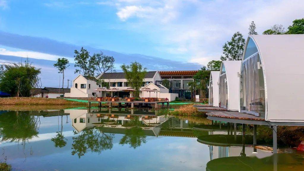 "西控"工作推进会现场调研首站:崇州白头鲜道·幸福里