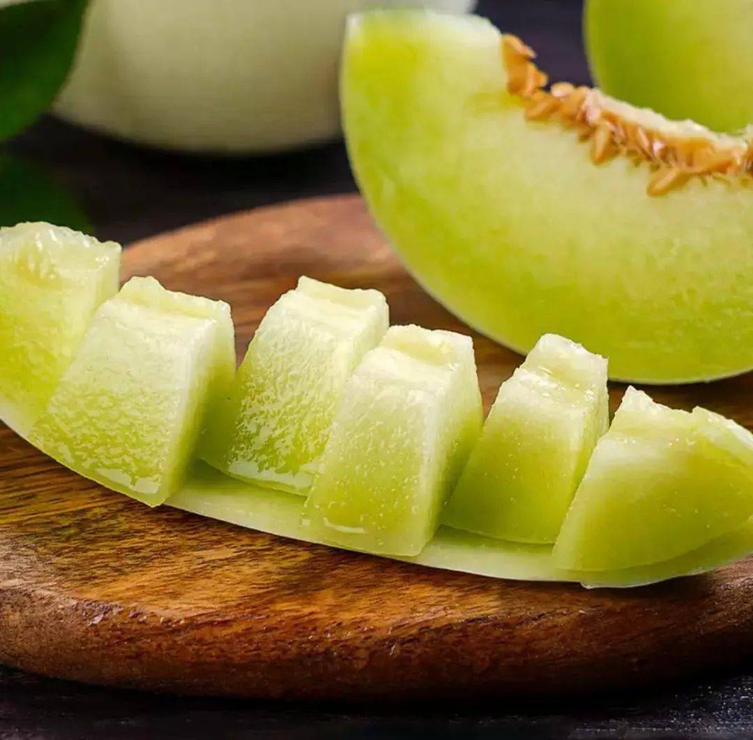 民勤白兰瓜在沙漠里跟梭梭一起长大的中华老字号