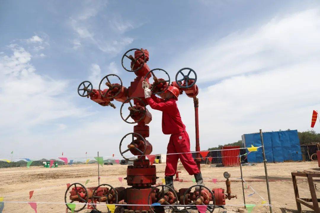 当前高烤季采气一厂产能赶考劲头足