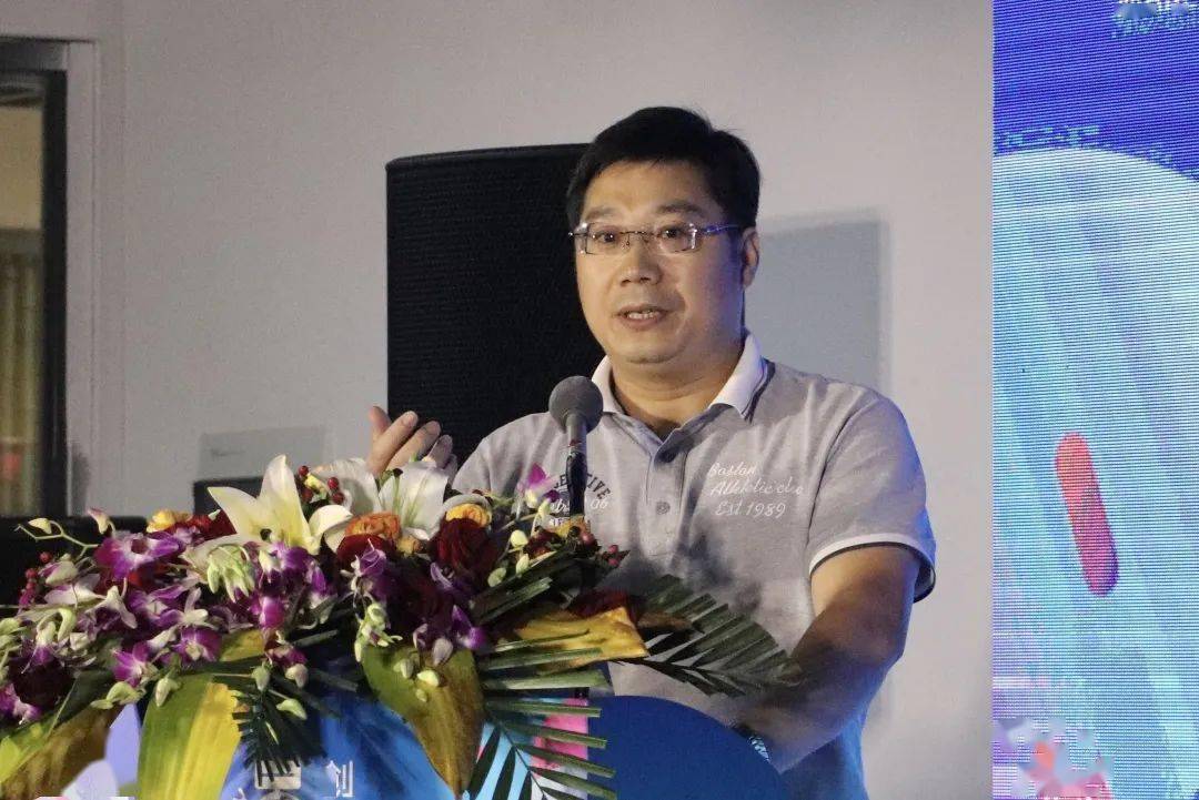 镇海区经济和信息化局党组书记,局长  宋琪讲话