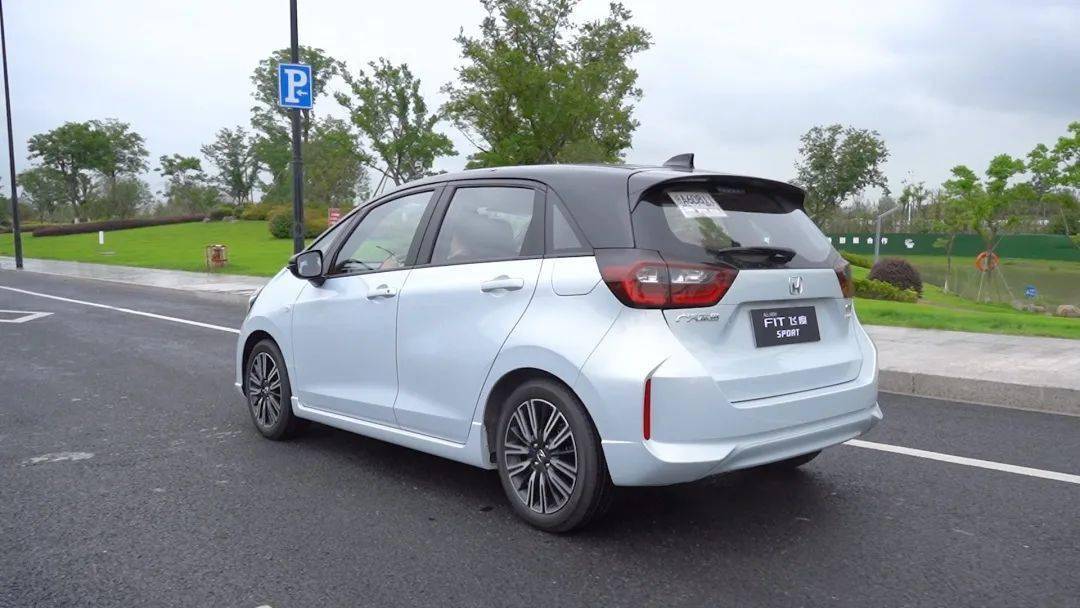 第四代飞度gr9,站到"超跑"gk5的对立面