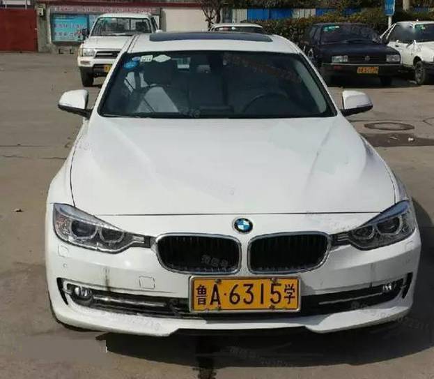 壕路上惊现宝马教练车一问学费吓一跳哪个驾校咁犀利啊