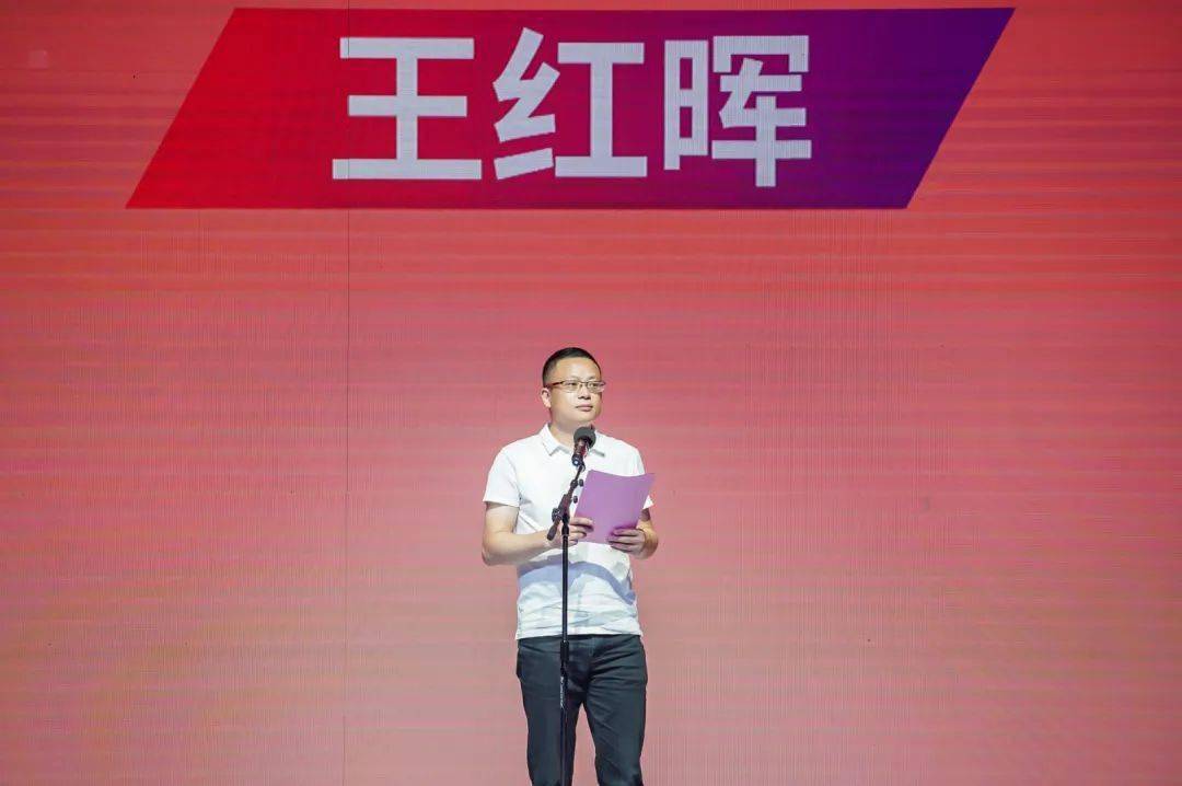 本次活动邀请了郑州二七区副区长李雅,二七区一马路街道办事处主任
