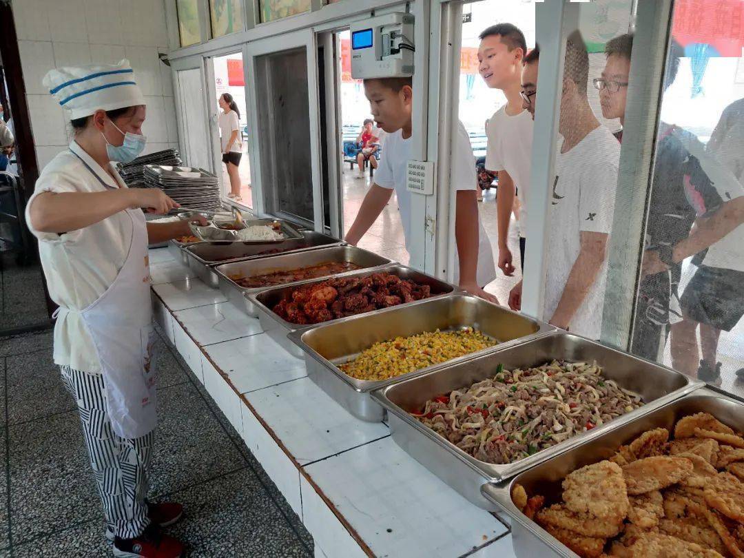 中考加油暖心行动助力中考带你走进十九中小宝藏食堂