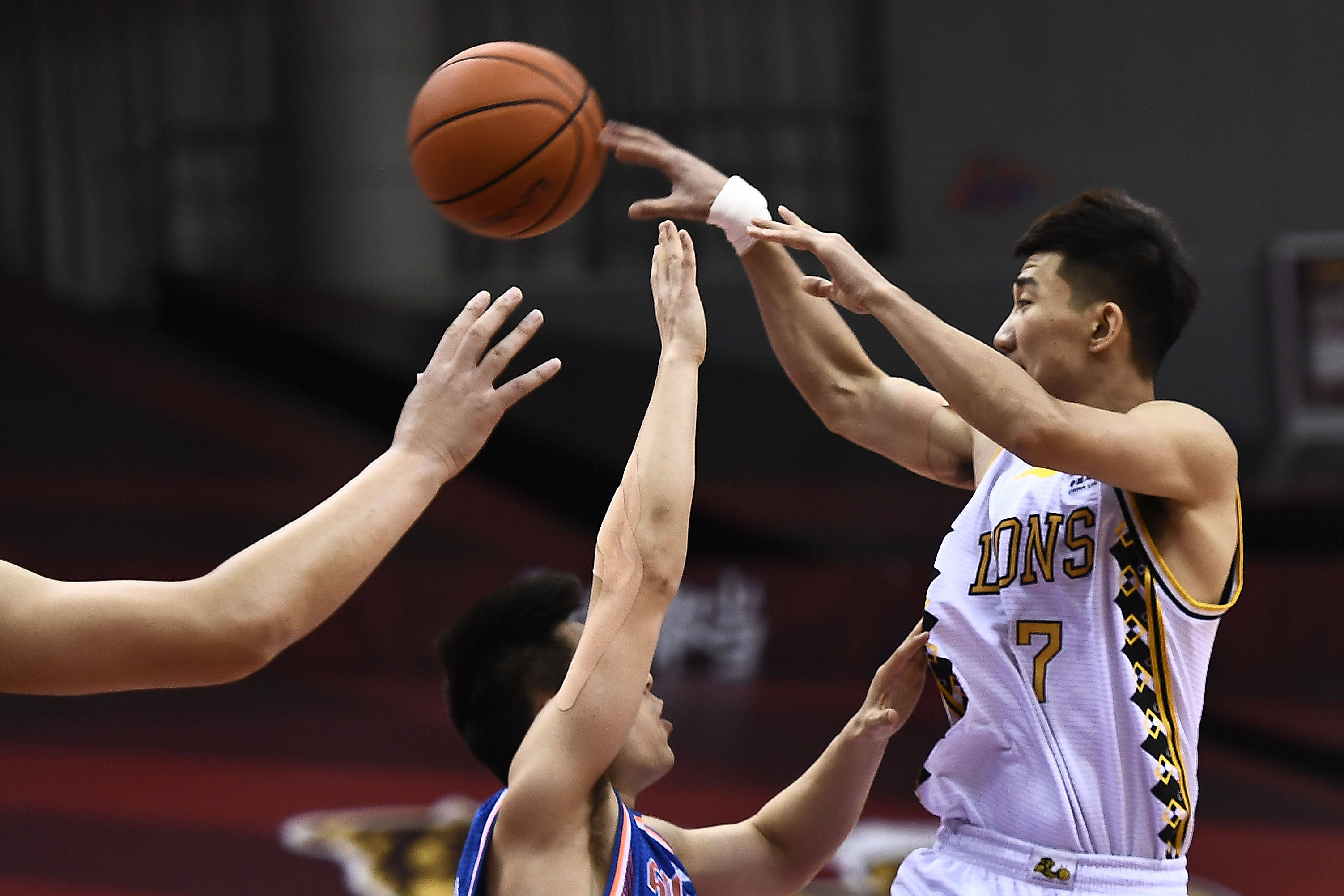 篮球——cba复赛第二阶段:浙江广厦控股迎战四川五粮金樽