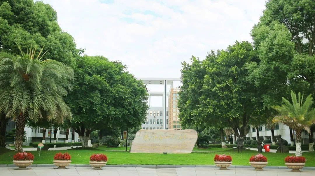 白云中学方海东名班主任工作室首次研训活动干货满满