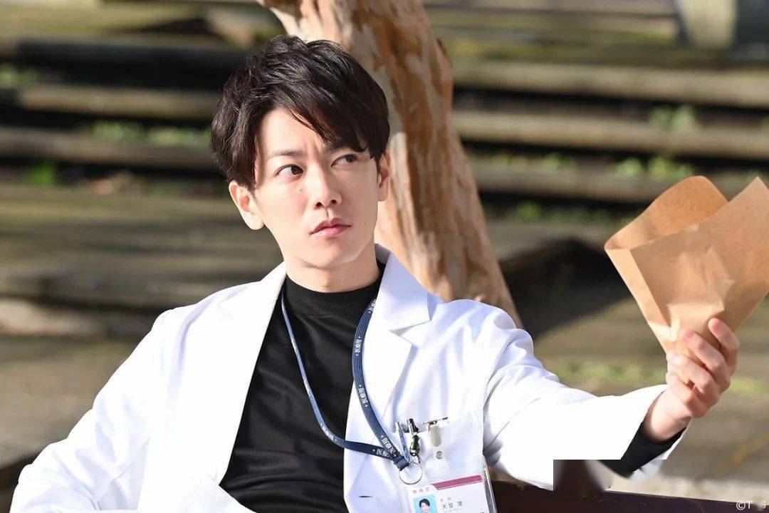 日剧分享天才医生恋上笨蛋护士砂糖的高甜剧一起来吃tiǎn糖píng吧