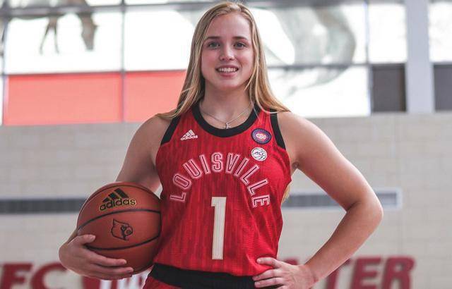 篮球萝莉海莉高中毕业了,进入wnba是板上钉钉?