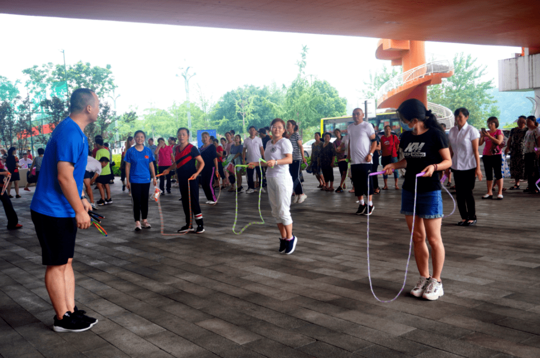 动态| 2020年重庆市全民健身毽绳运动进社区活动在潼南区举行_人人