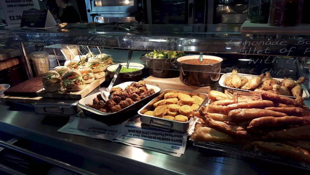 英国贵族学校的食堂也太好吃了吧!