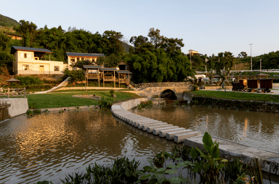 山沟沟里飞出金凤凰北碚这个村漂亮又有实力