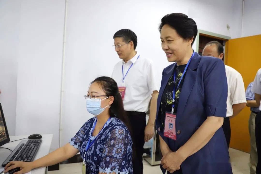 当天上午,副市长杨淑萍在市政府办公室副主任江发刚,市教体局党组书记