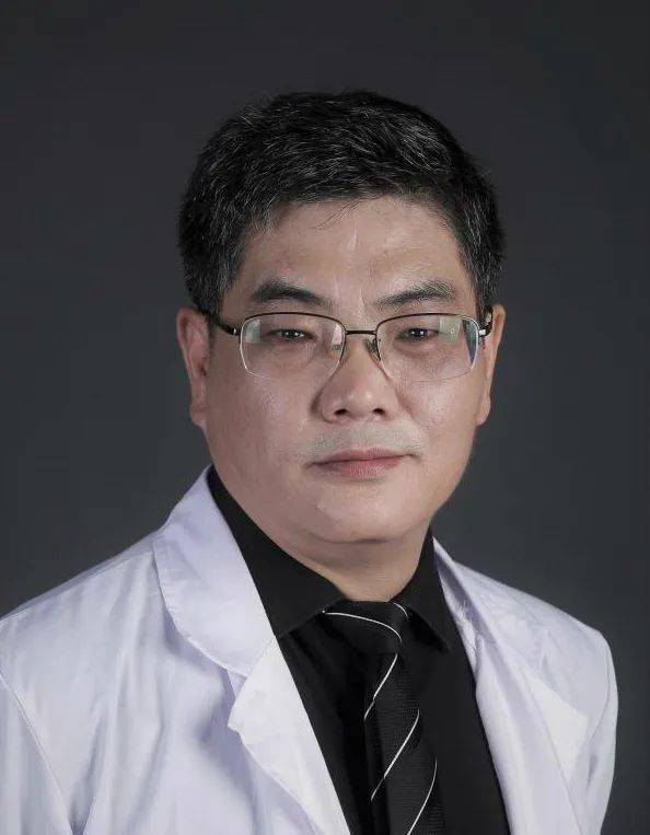 陈功复旦大学附属华山医院神经外科博士,教授主任医师.