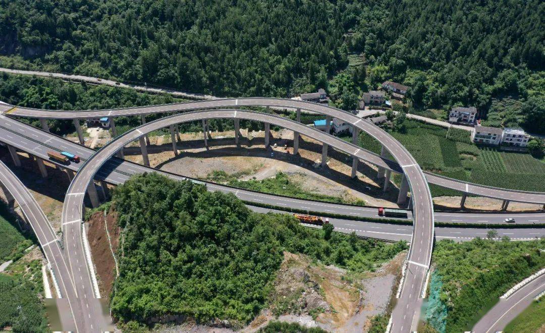 今天建恩宣鶴高速公路正式通車