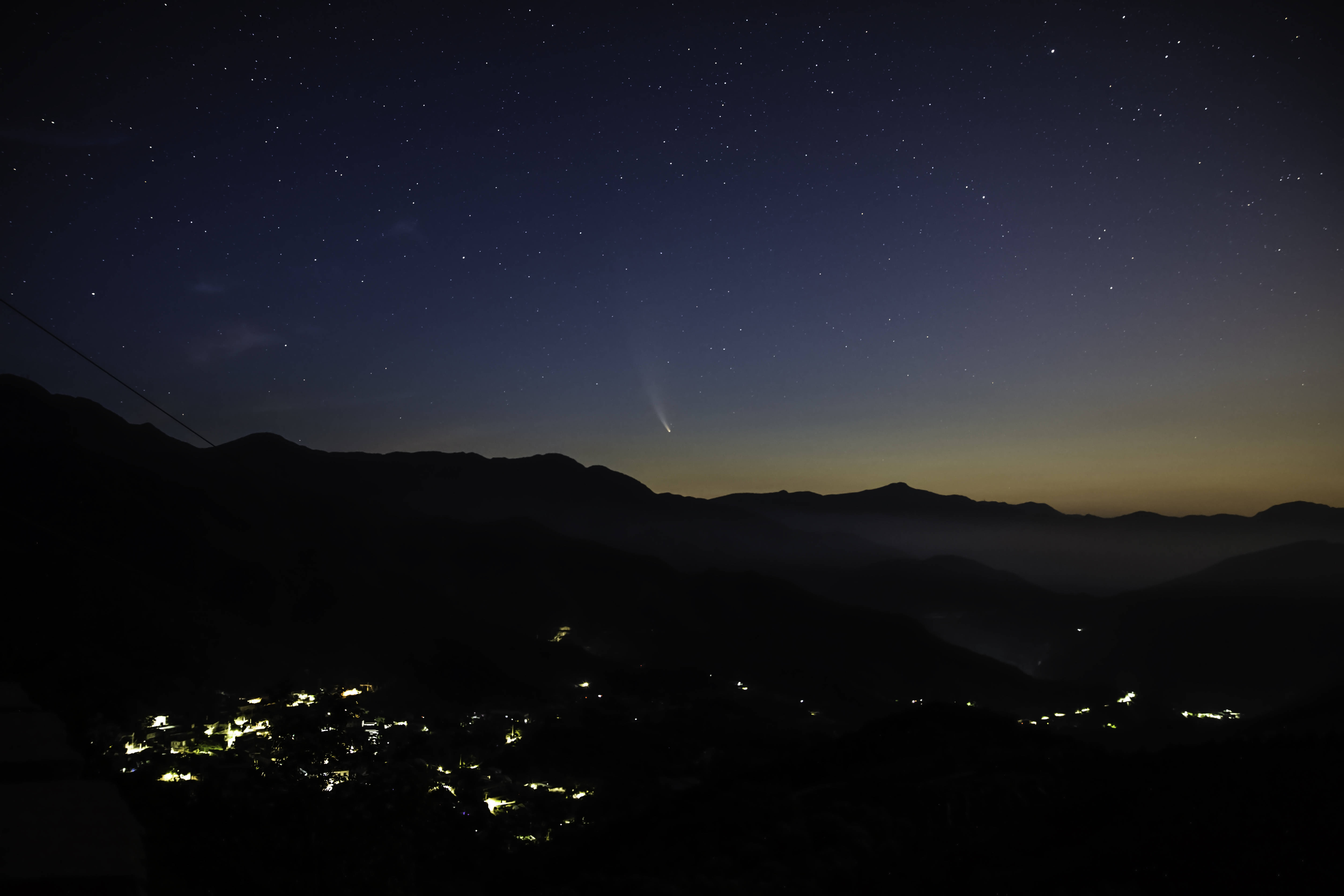尼欧怀兹彗星现身北京夜空