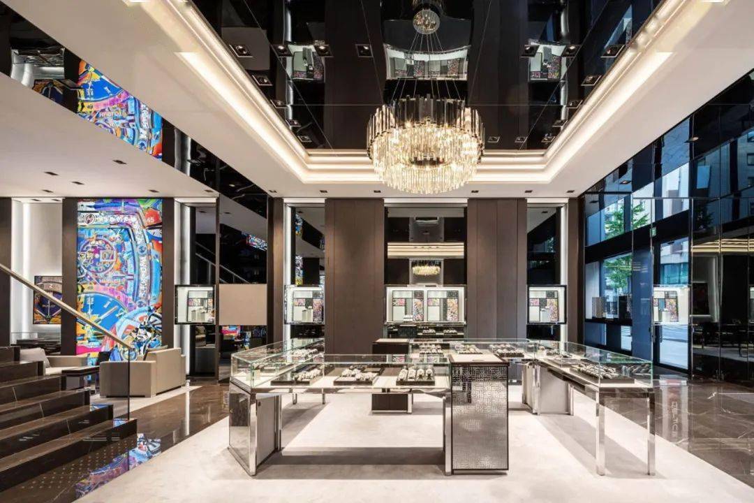 lvmh 在东京银座的两个奢侈品店,丝般金属和水晶玻璃,各有各的高级