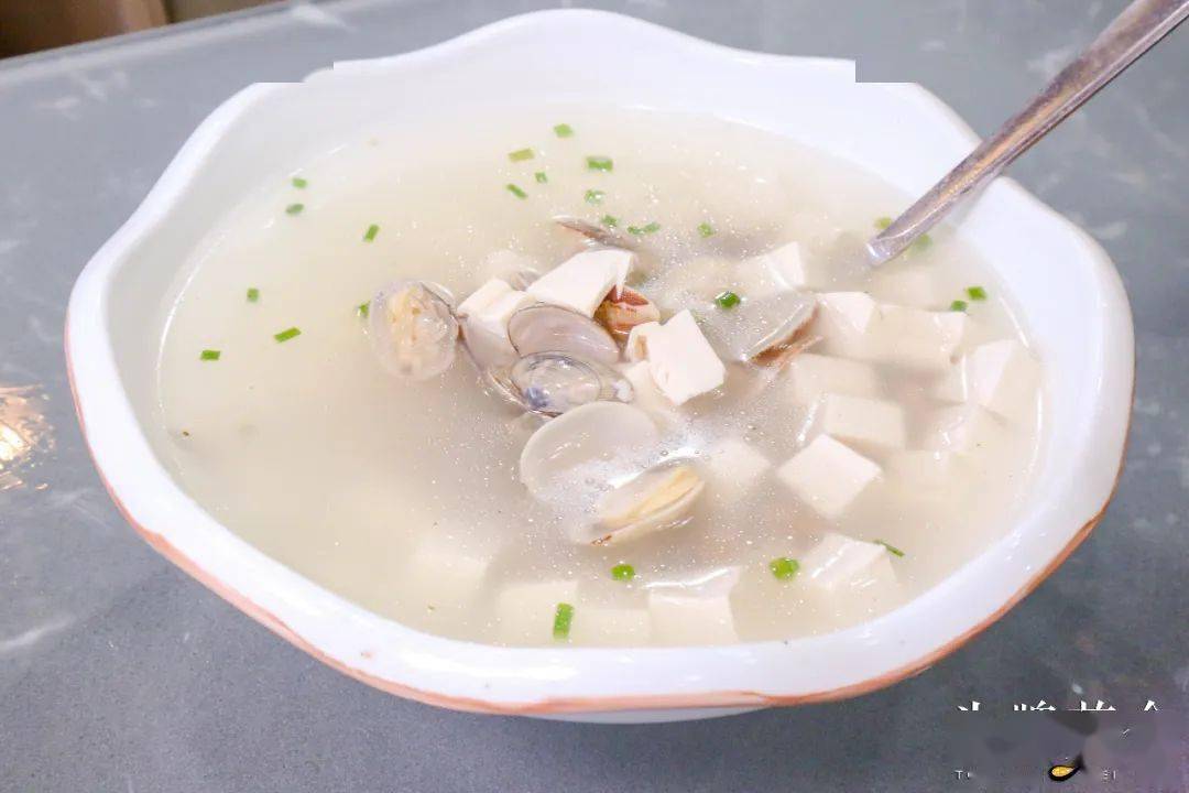 的很干净 一点都不腥清热去火鲜美又好喝夏天最爱的汤· 花蛤豆腐汤