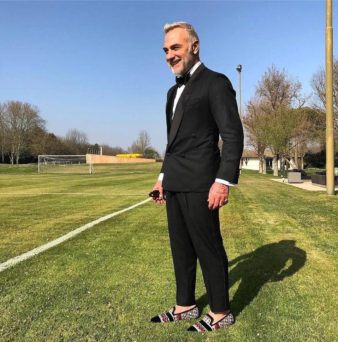 52岁大叔半裸热舞爆红帅成行走的荷尔蒙1000万姑娘想嫁给他