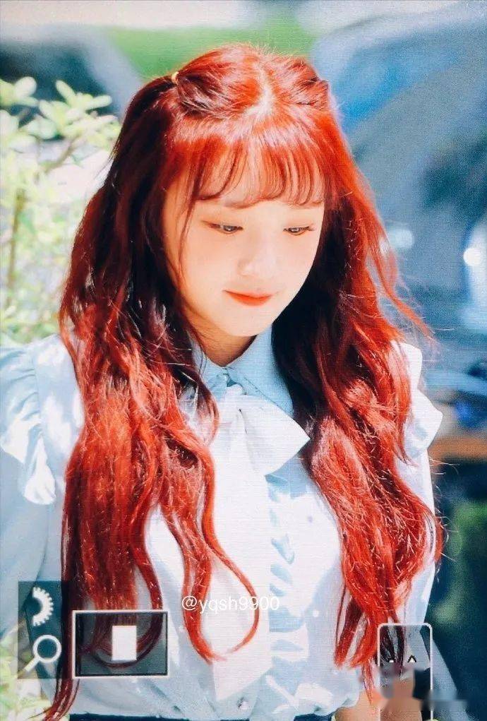 第一次公开新染的红发造型的女团爱豆!