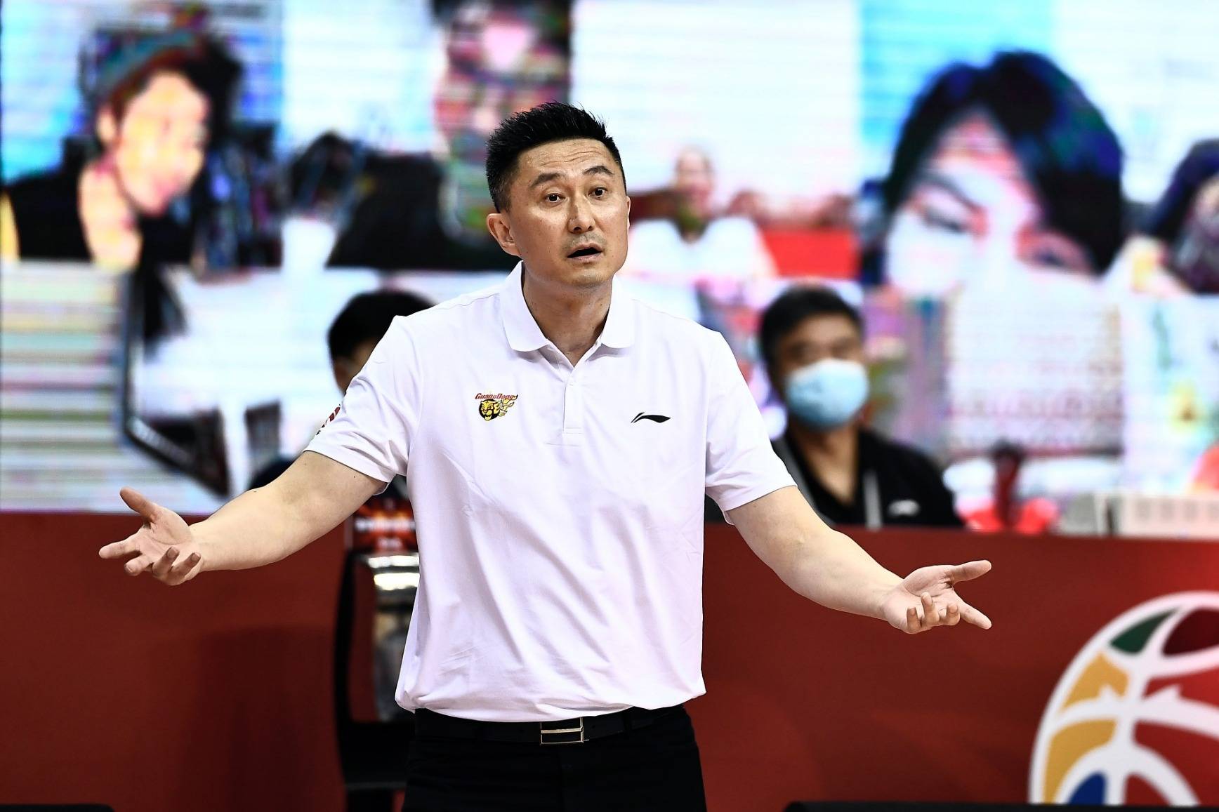 新华社记者郭绪雷摄虽然输了比赛,但广厦队主教练李春江认为这场比赛