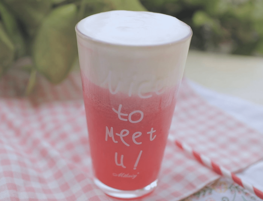 食堂粤色夏日里的清凉西瓜芝芝茶