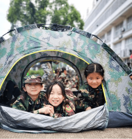 "国旗护卫队"小小战士展风采!_手机搜狐网