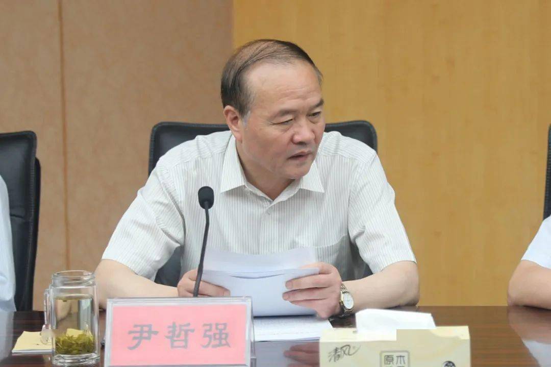 开发区召开全区创文工作专题推进会_尹哲强