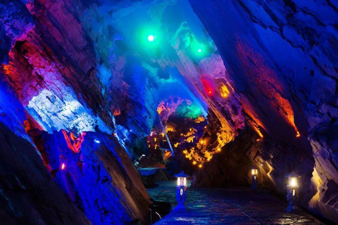 石柱还有一处常年温度16℃千年溶洞 天然地心避暑圣地——佛莲洞 16