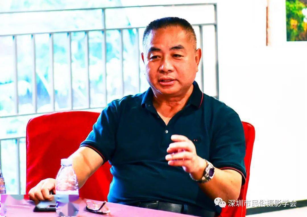 深圳市民俗摄影学会理事黄福成发言