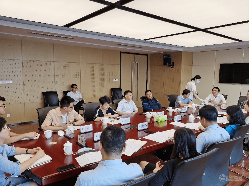 李明金对水务股份公司的发展情况及项目融资概况进行介绍;路祖强对