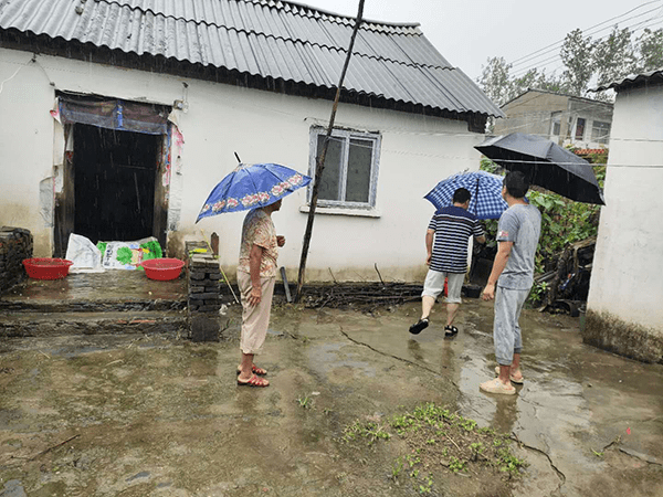 遂平縣褚堂街道:做好汛期貧困戶住房安全工作_房屋