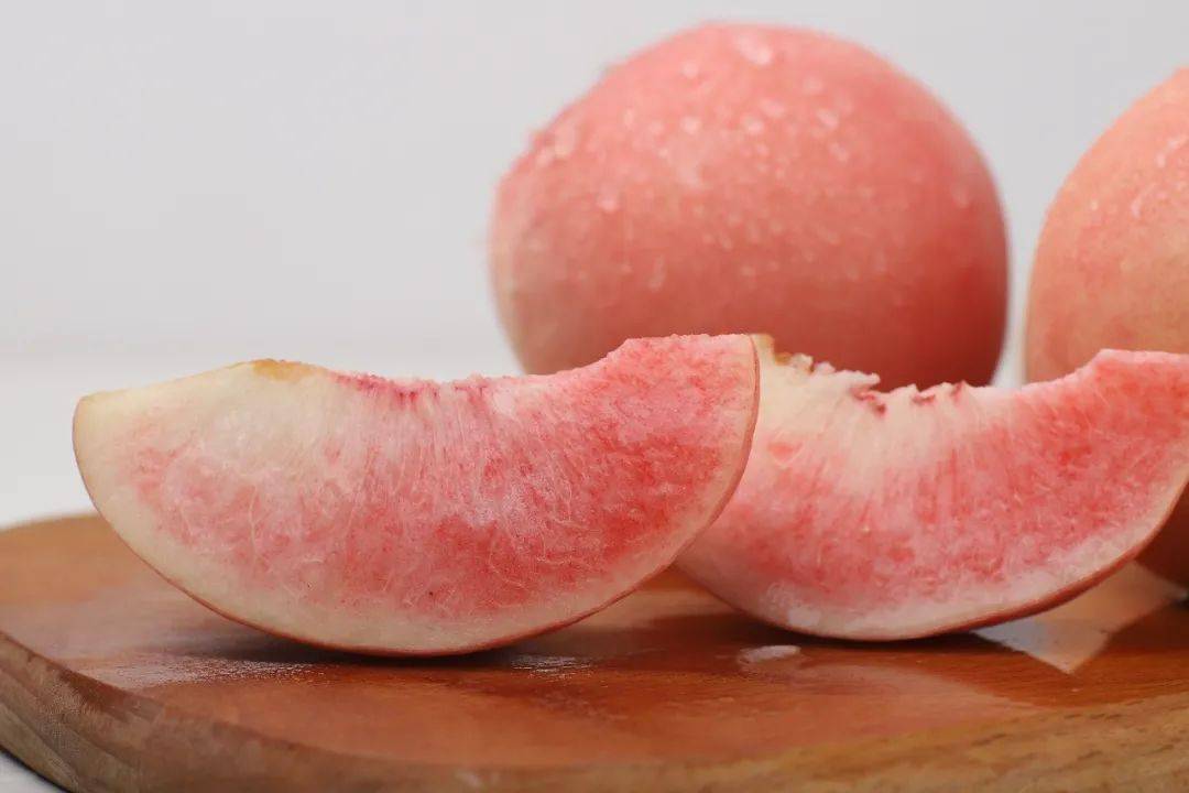 爽脆白蜜桃洗洗带皮啃桃蜜味香浓