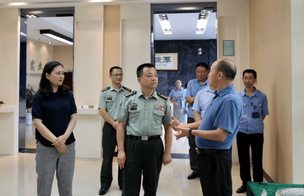 自贡军分区政委李塘到自贡航空产业园调研_发展
