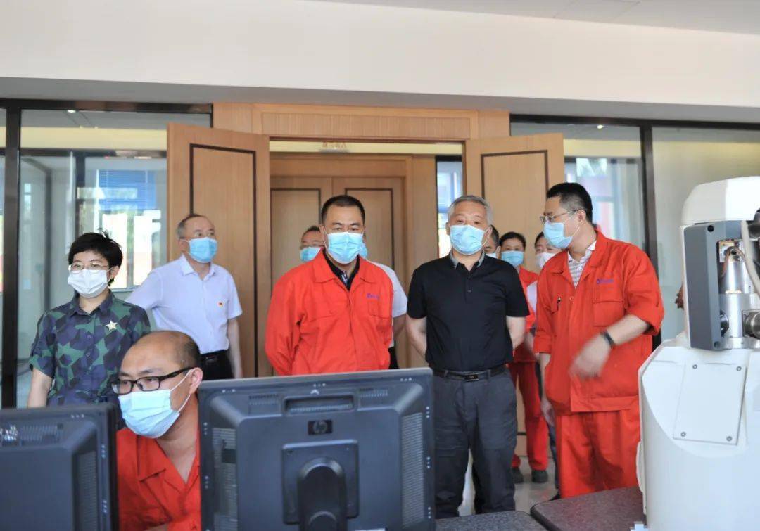 黑龙江省发改委一级巡视员张松滨一行深入建龙北满参观调研