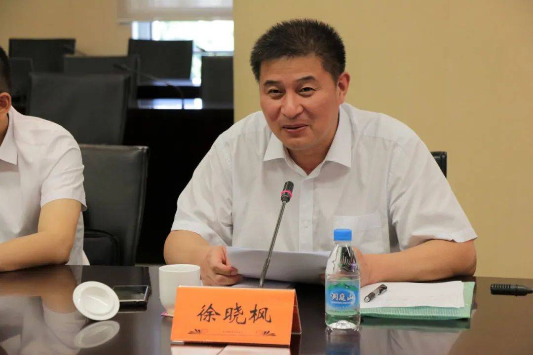 人大常委会"代表评营商,助力最舒心"调研一组来吴江开发区调研_徐晓枫