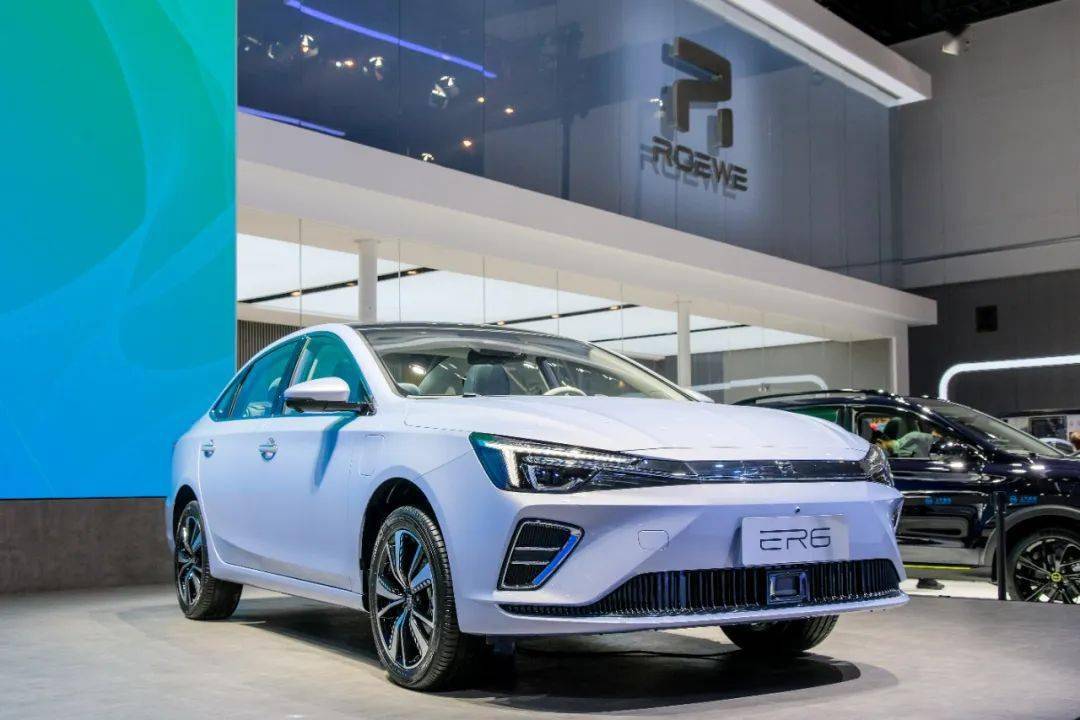 荣威imax8,荣威i6 max全球首次亮相 上汽荣威携超强阵容登陆成都车展!