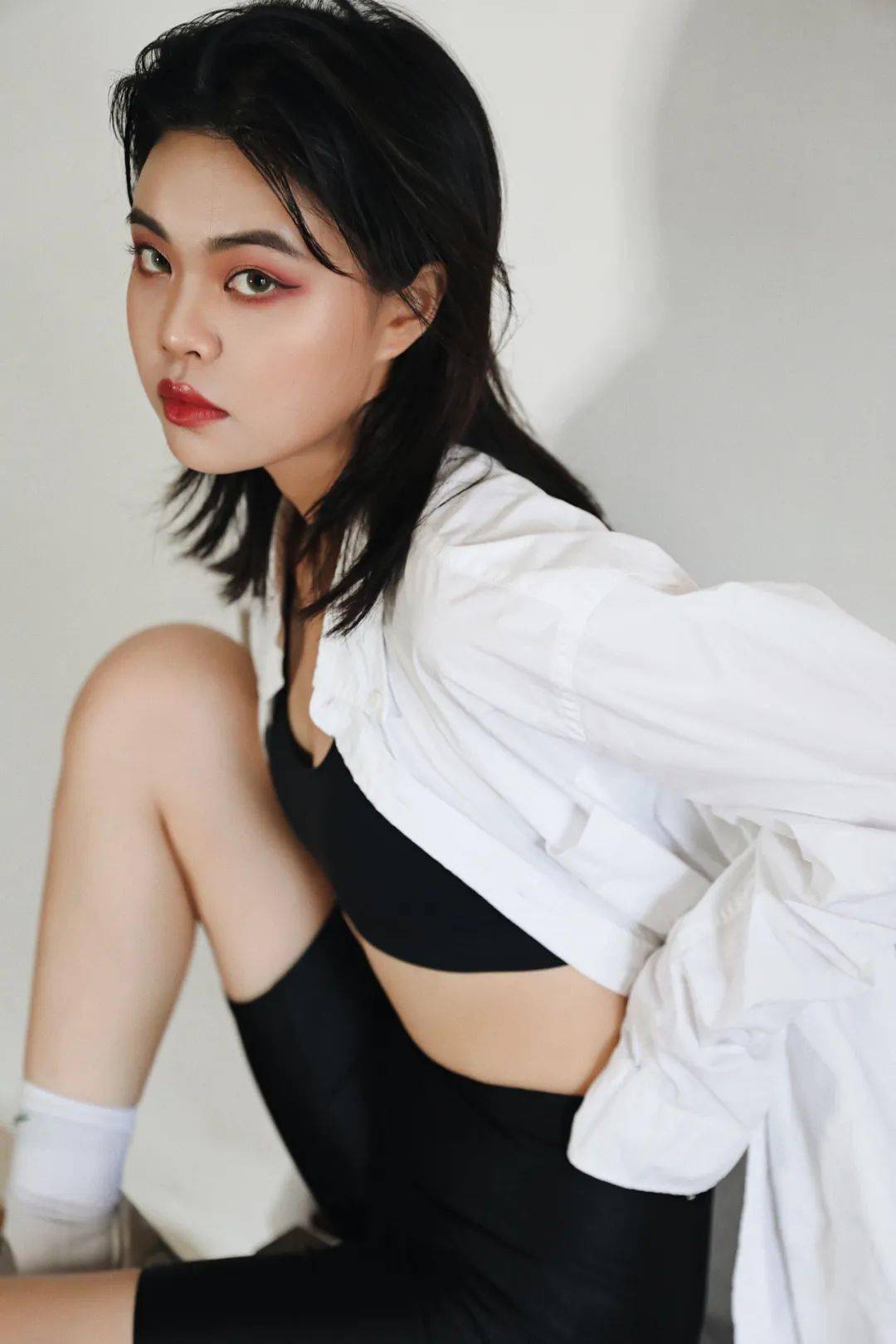 一个身材平扁的a妹该如何驾驭欧美辣妹风