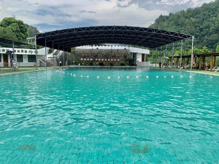 岭根村的云顶泳池