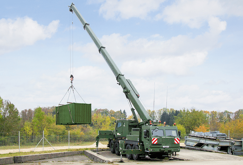 一个偶然机会,傻豹豹接触到他们前不久推出的一款军用多