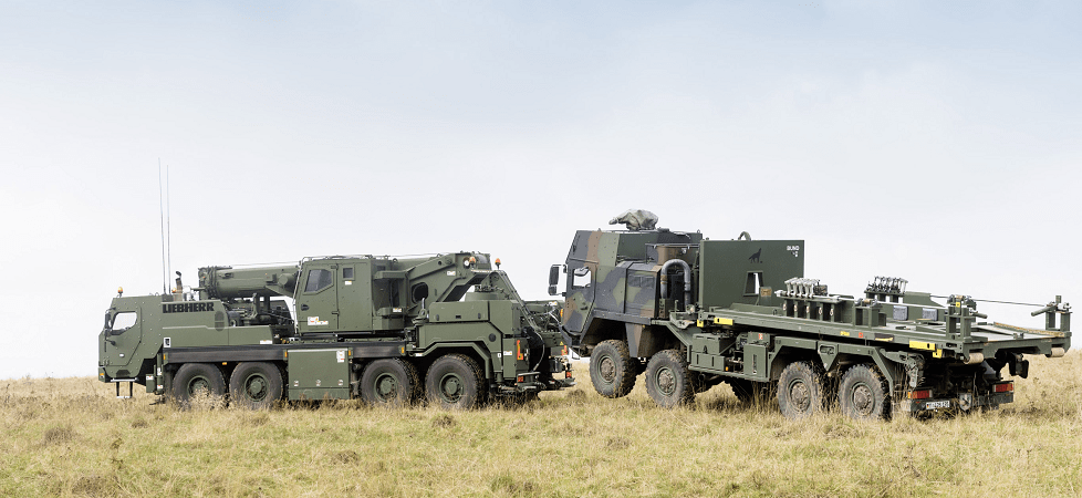 当然,利勃海尔还有其他军用吊机产品:例如下面的这台g-ltm 1090-4.