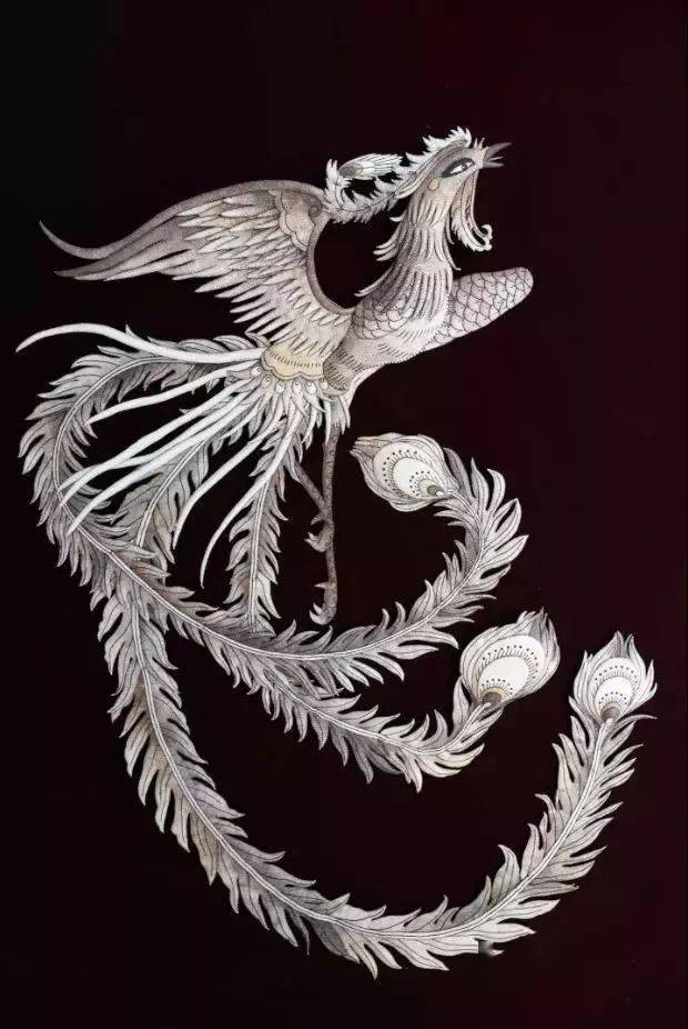 鱼皮衣物及生活用具退出历史舞台后,鱼皮工艺美术品的诞生唱响了新