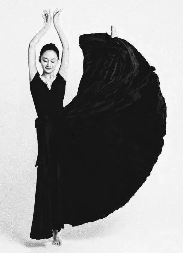 北电上戏中传同时第一,这位跳舞的姑娘,被网友戏称"艺考之神"_夏梦