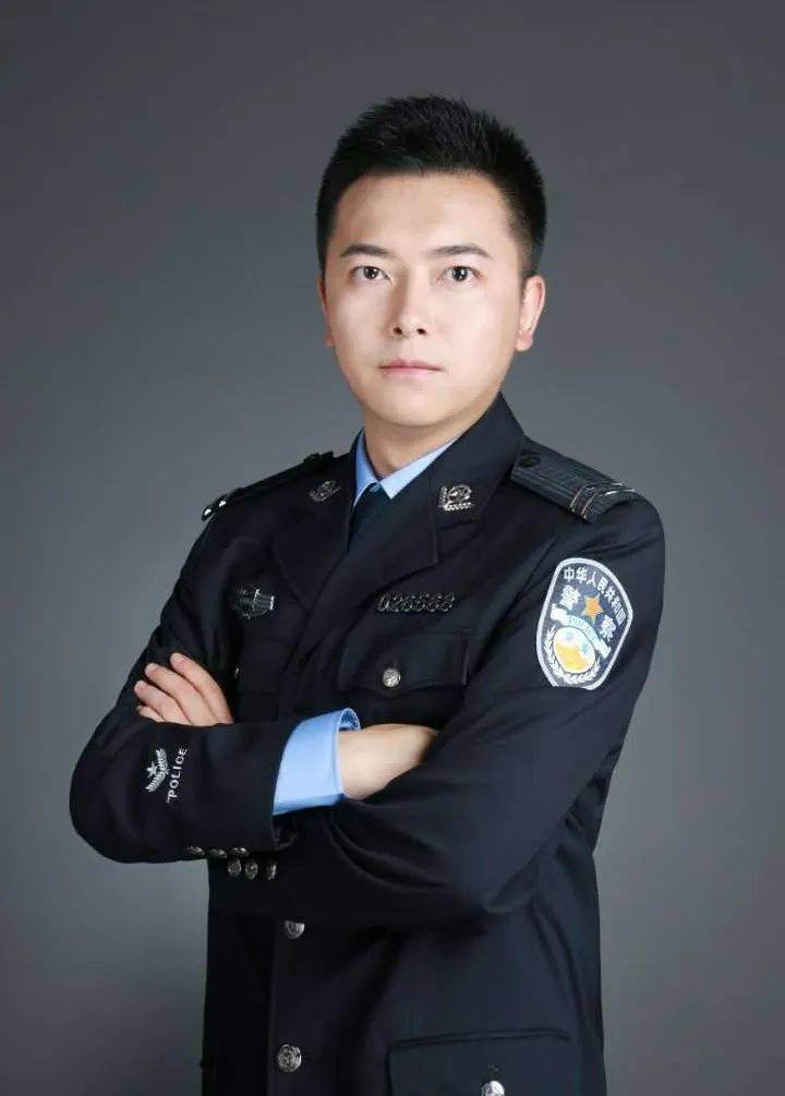 来自异乡的北京警察,你想家了吗?
