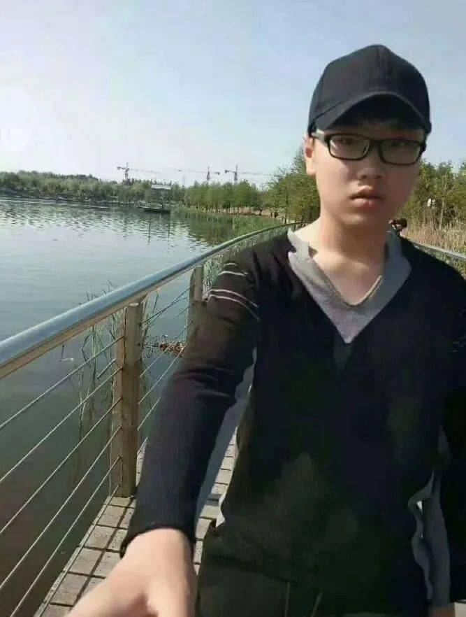 紧急寻人!青岛14岁男生离家失联,身上没带钱和手机…_小高